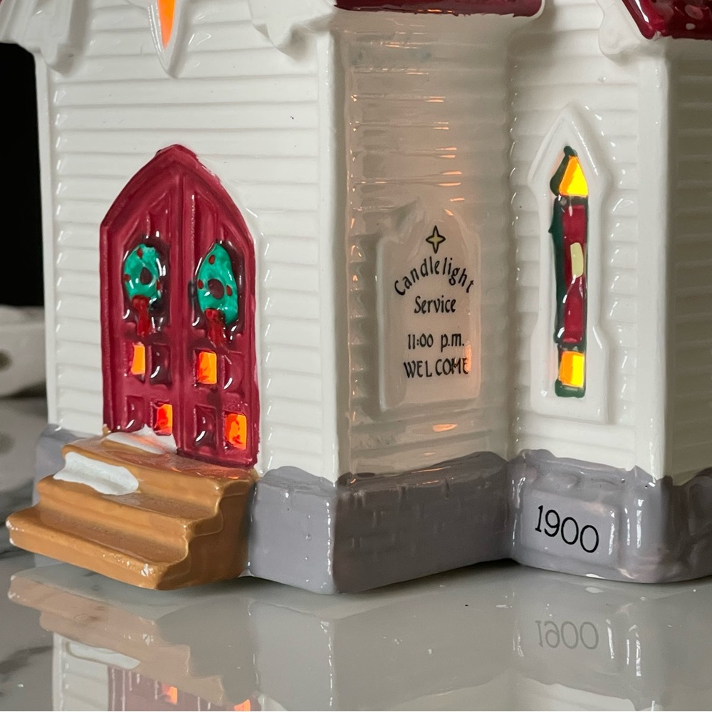 "Good Shepherd Chapel" Original Snow Village by Dept. 56 - Picture 5 of 16